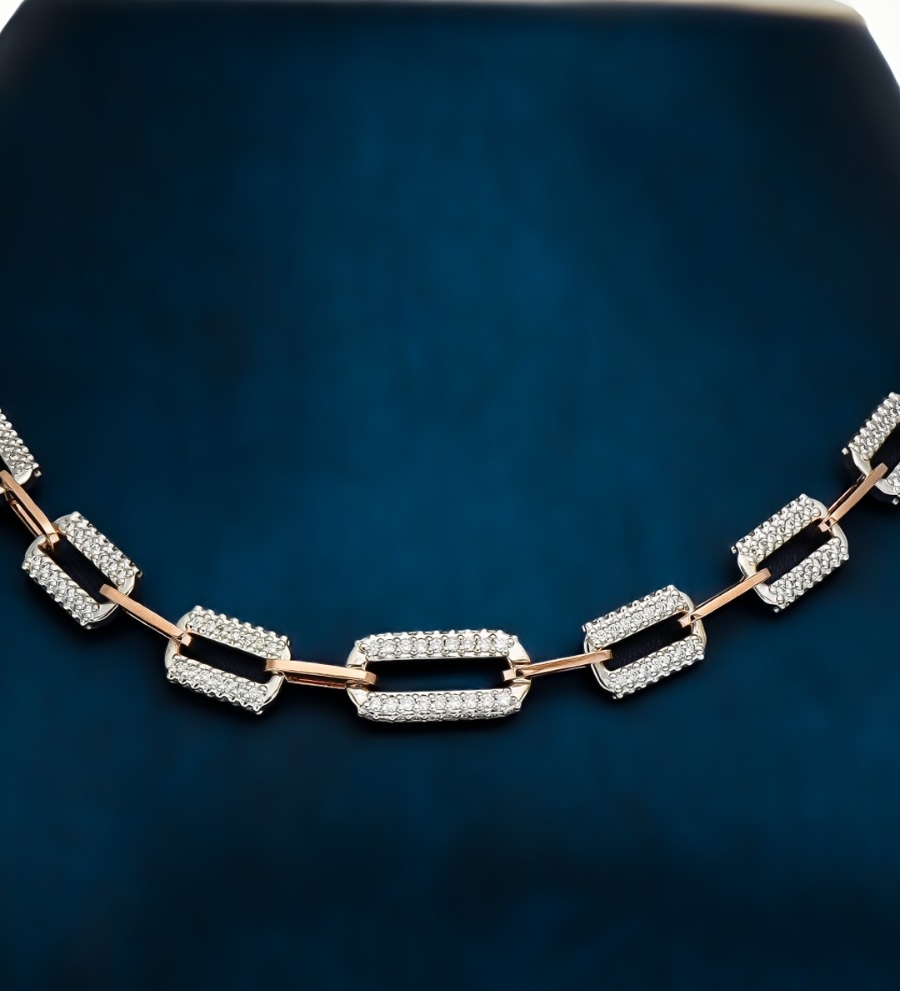 Collar de eslabones con pavé de diamantes