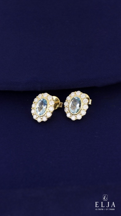 Broqueles de aguamarina y diamantes en oro amarillo